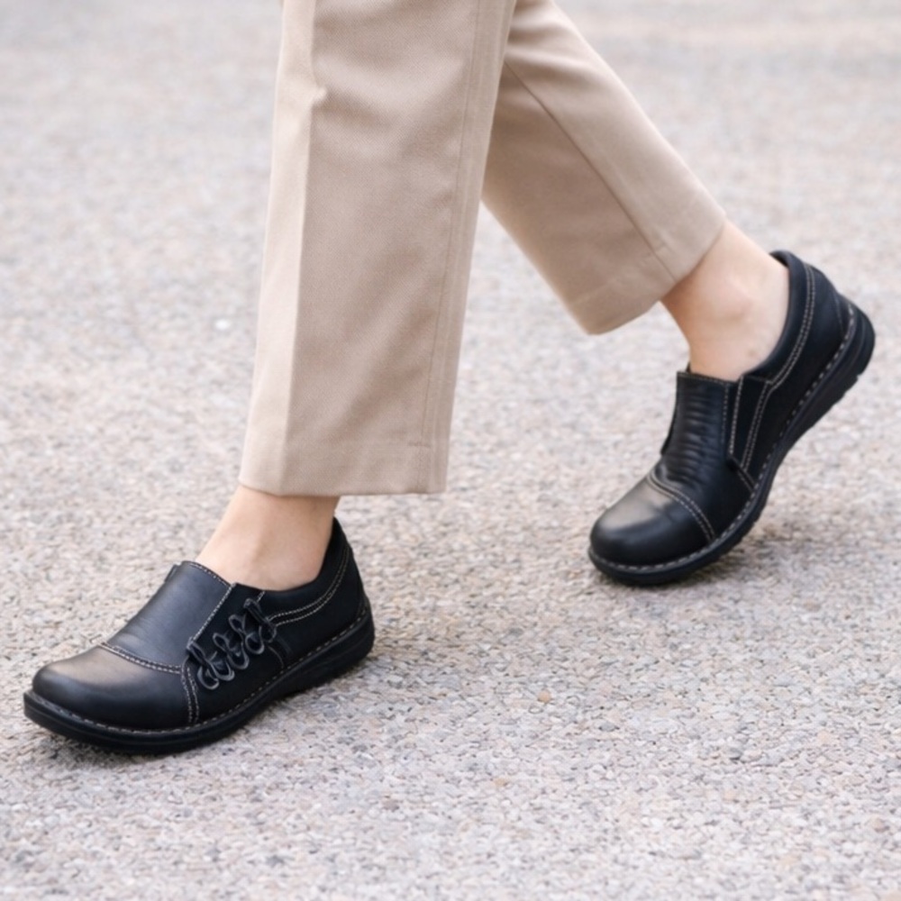 Clarks Ashland Effie Black Leather Slip-On Loafers Size 9 Comfort OrthoLite